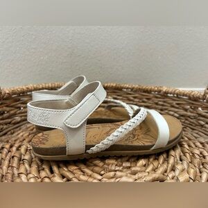 Girls Blowfish Malibu White Velcro Strap Sandals, size 2